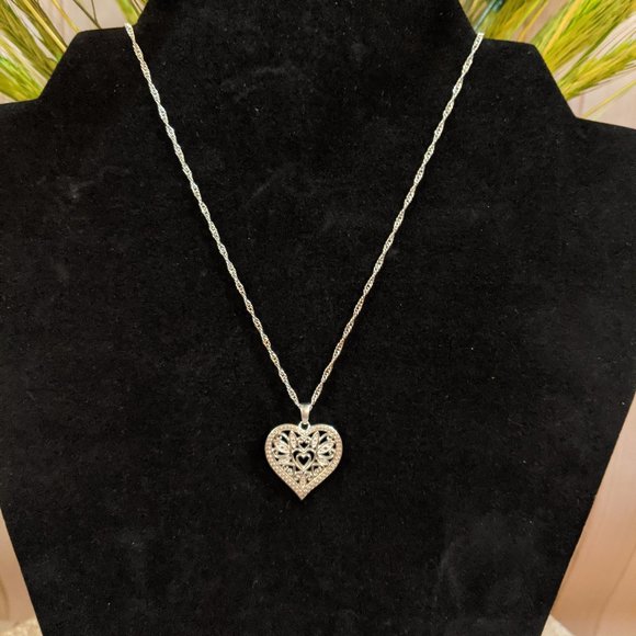 Filigree Heart Pendant - Picture 2 of 4